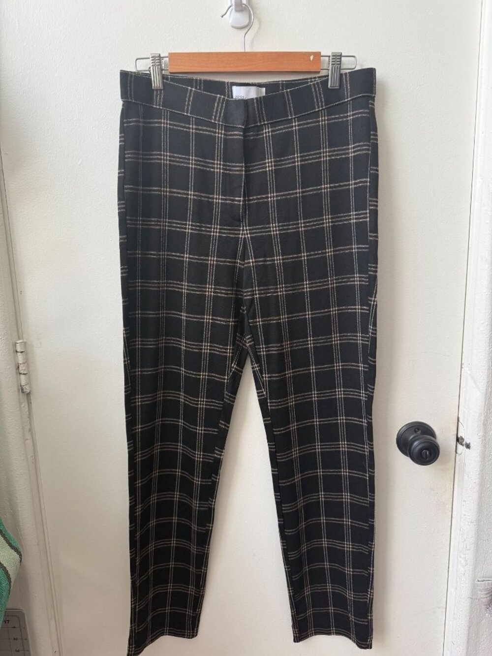Women's Slacks ~ Nordstrom Rack ~ Size M ~ Ankle Pants ~ Black & White Plaid